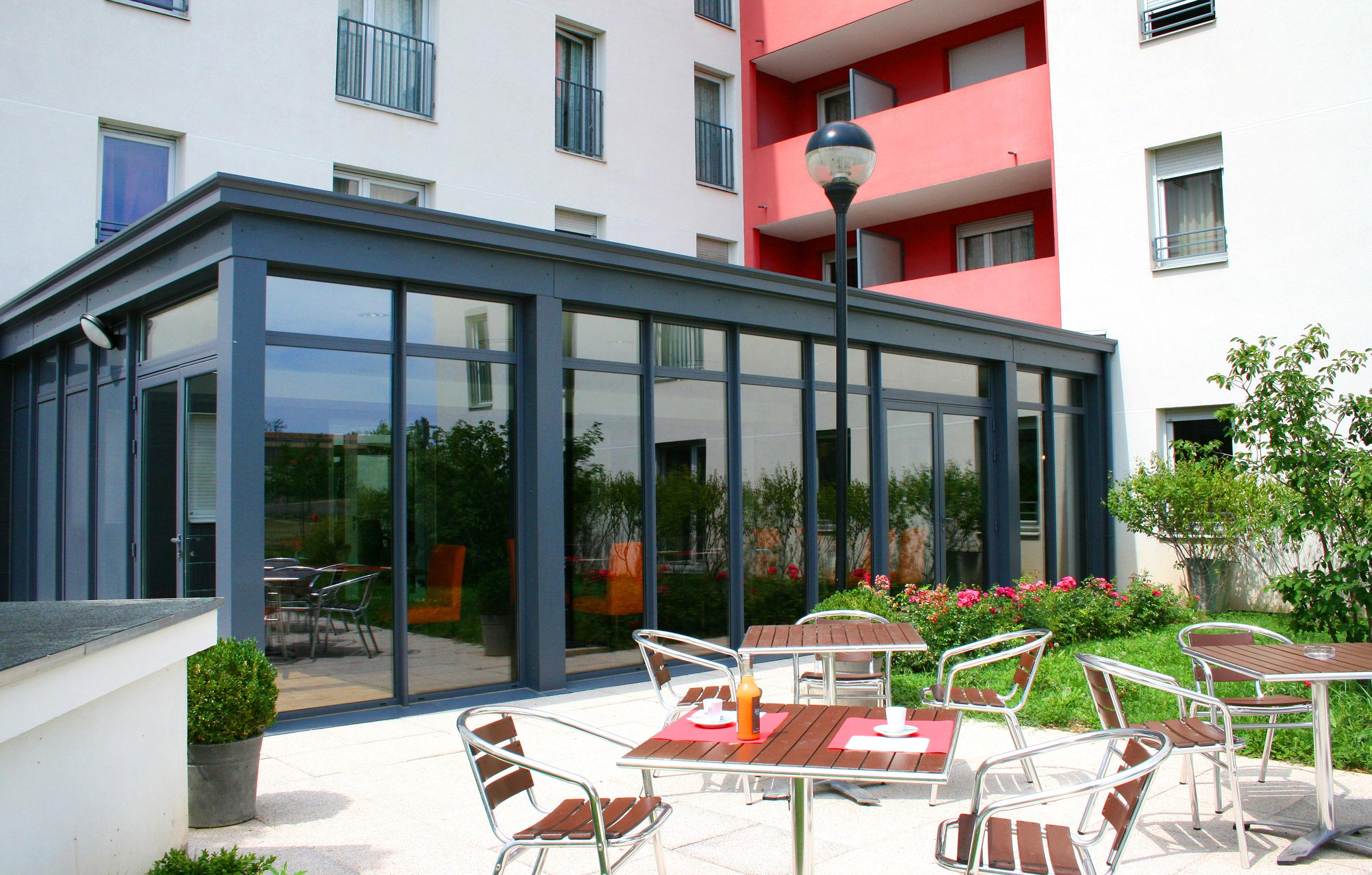 Appart'Hotel Odalys City - Bioparc Lyon Est Лион Екстериор снимка