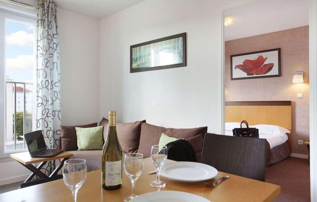 Appart'Hotel Odalys City - Bioparc Lyon Est Лион Стая снимка