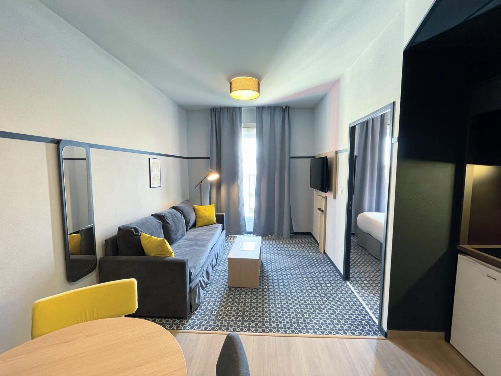 Appart'Hotel Odalys City - Bioparc Lyon Est Лион Екстериор снимка