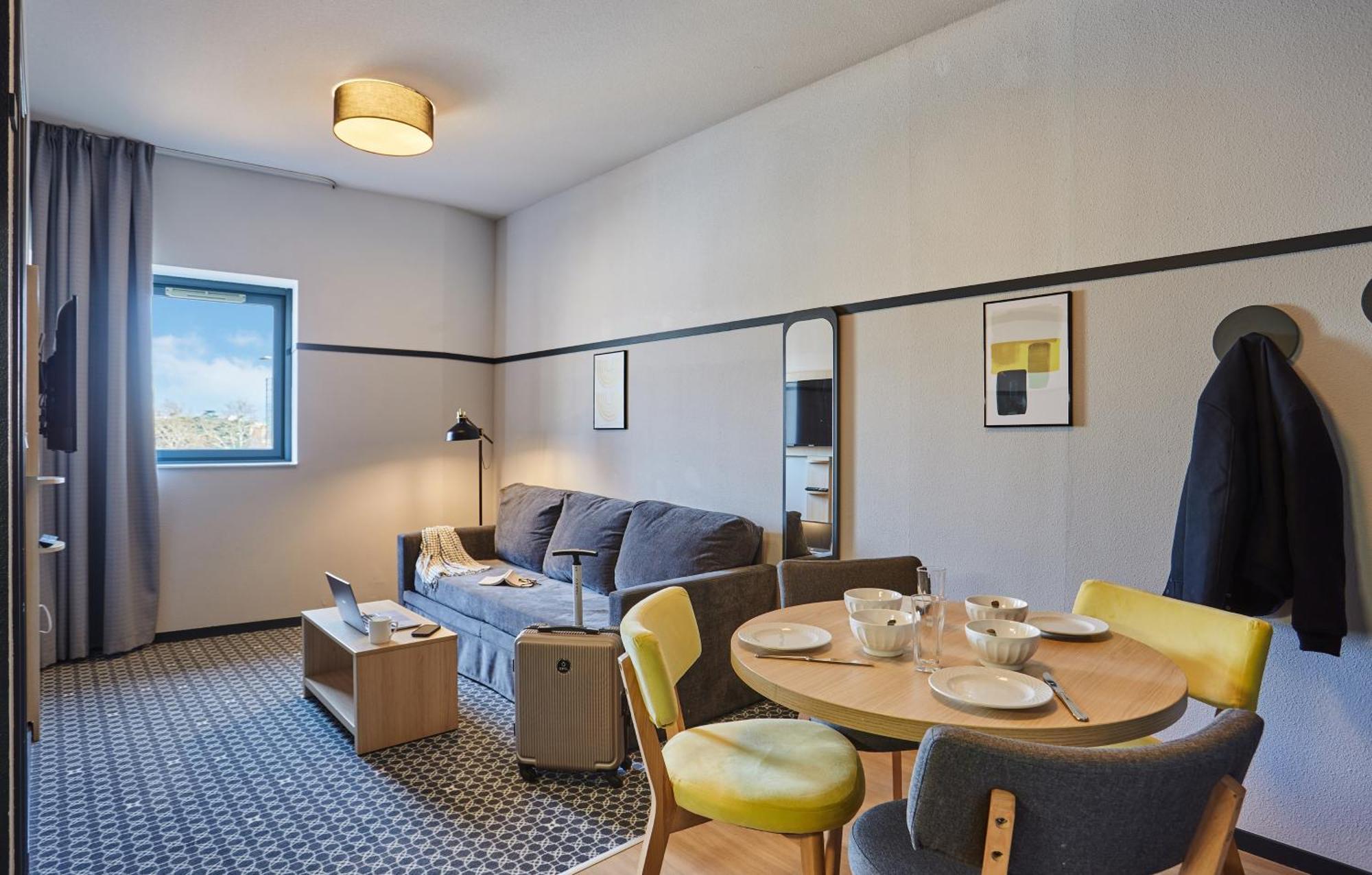 Appart'Hotel Odalys City - Bioparc Lyon Est Лион Екстериор снимка