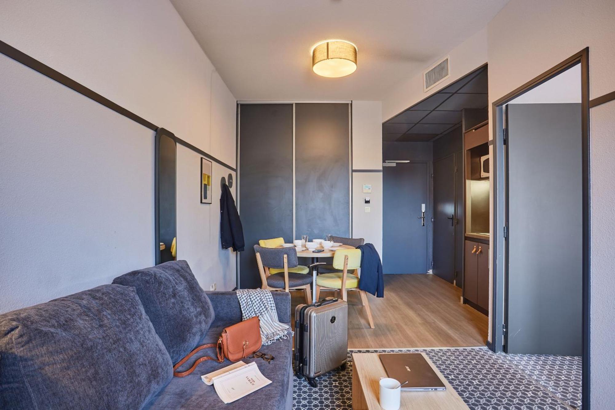 Appart'Hotel Odalys City - Bioparc Lyon Est Лион Екстериор снимка