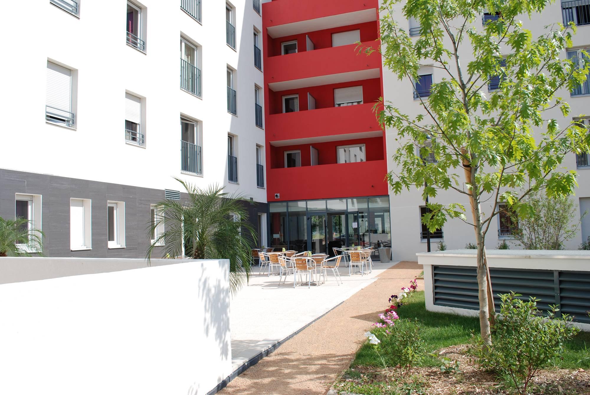 Appart'Hotel Odalys City - Bioparc Lyon Est Лион Екстериор снимка