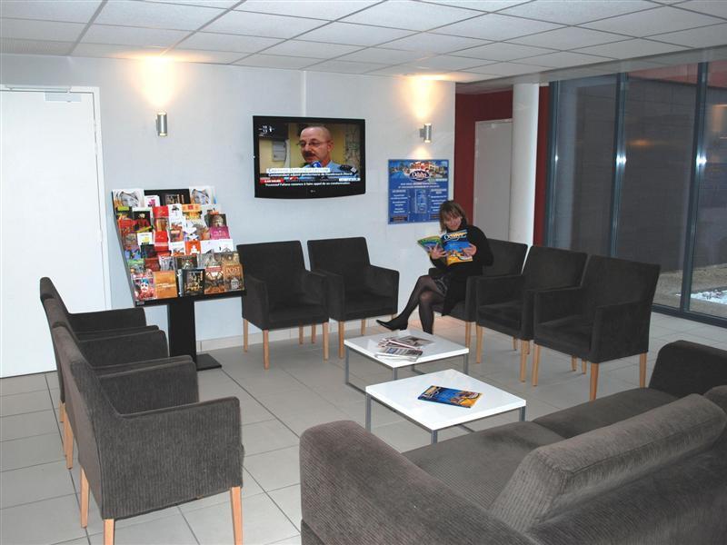 Appart'Hotel Odalys City - Bioparc Lyon Est Лион Екстериор снимка